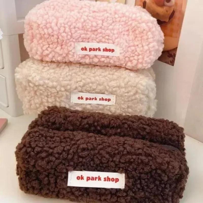 Aesthetic Large Pencil Case Pouch - กระเป๋าเก็บของลายแกะปี 2026 ดีไซน์เรียบง่ายสวยงาม ความจุเยอะ กระเป๋าใส่เครื่องสำอางแบบพกพา กระเป๋าใส่เครื่องเขียนนักเรียน